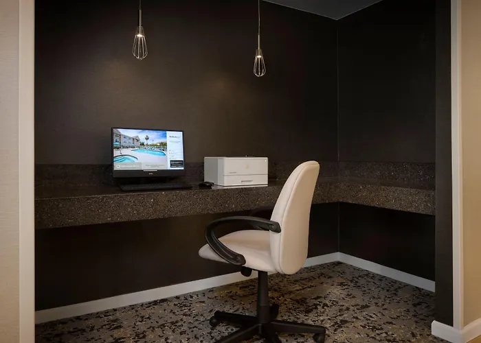 Phoenix Glendale/ Hotel 3*