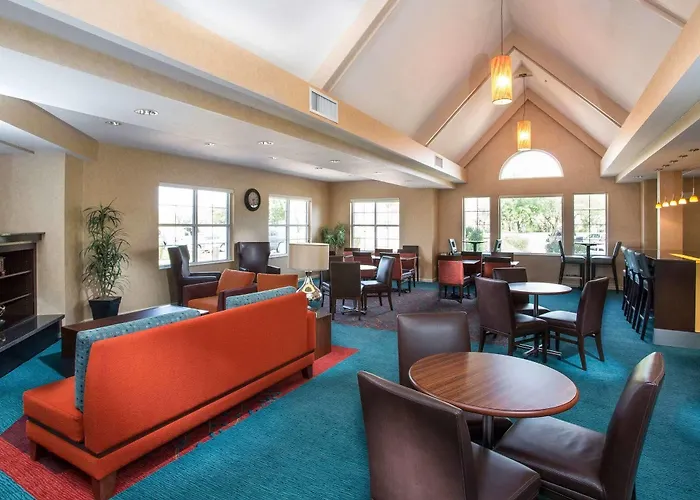 Phoenix Glendale/ Hotel 3*